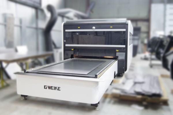 Станок лазерной резки GWEIKE LF3015GA